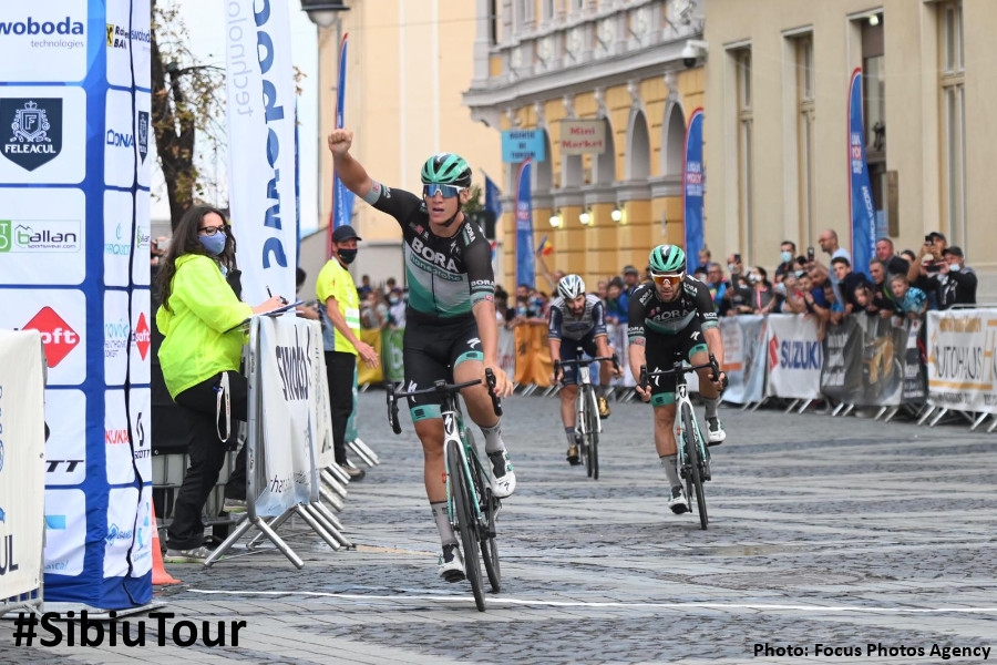 Pascal Ackermann wins ahead of his lead-out  man Michael Schwarzmann (BORA  - hansgrohe) and Eduard Michael Grosu  (NIPPO DELKO One Provence) 