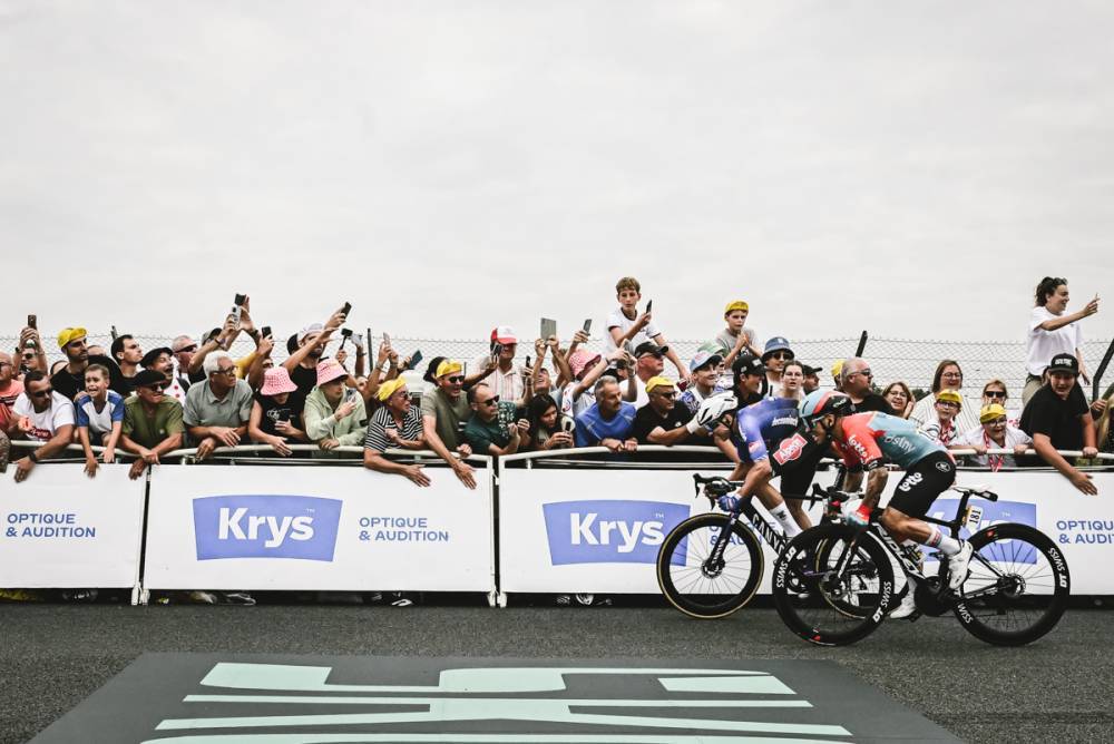 04/07/2023 - Tour de France 2023 - Etape 4 - Dax / Nogaro (181,8 km) - PHILIPSEN Jasper (ALPECIN-DECEUNINCK), EWAN Caleb (LOTTO DSTNY) © A.S.O./Pauline Ballet